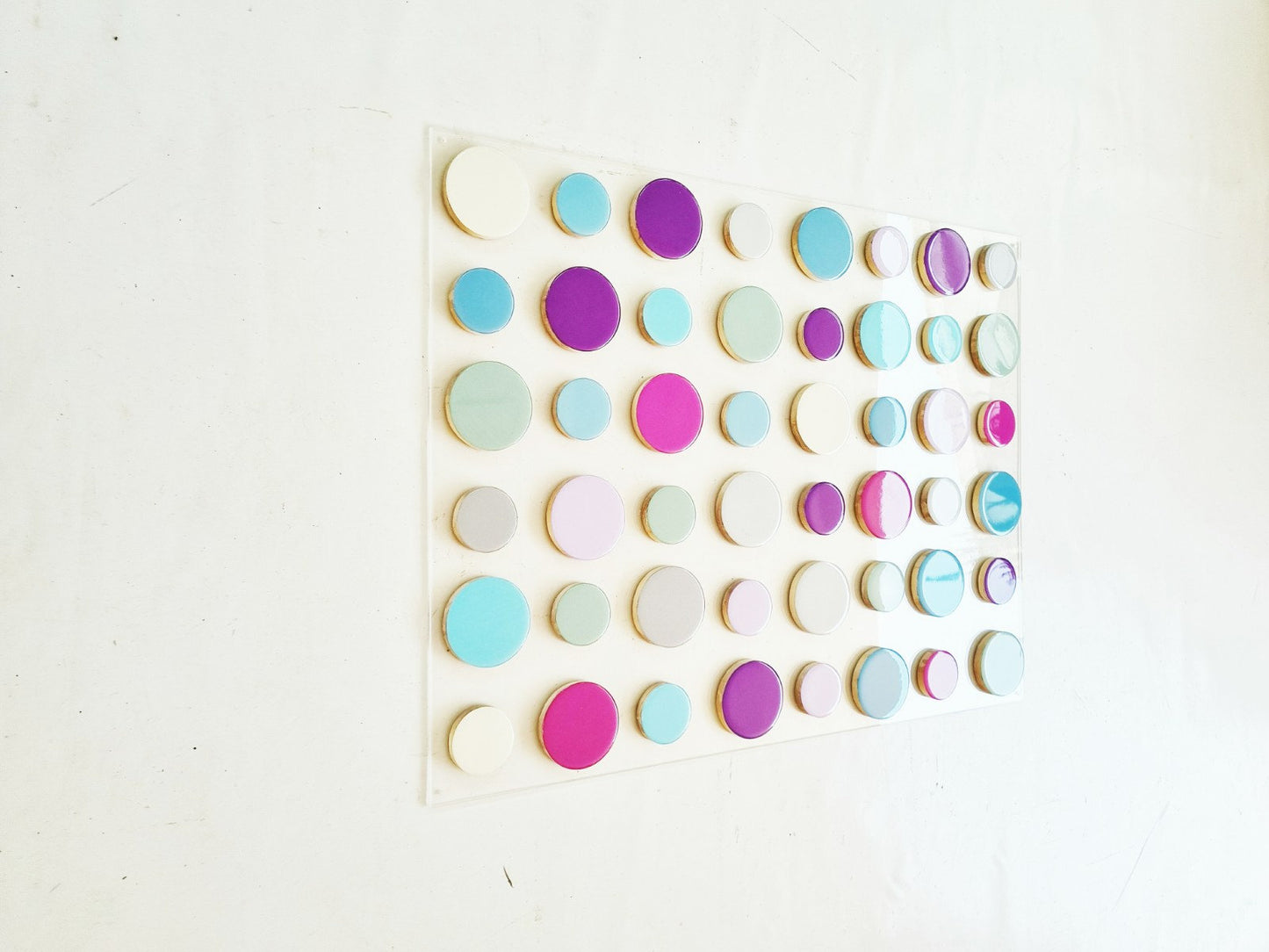 Circle art, circular wall art, Choose your custom colors, hand-painted discs with glossy epoxy resin finish, mounted on Plexiglas panel ©