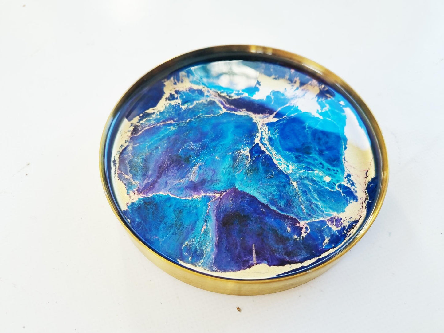Metal circle wall decor. 3d wall art. Ideal for narrow walls or pillars. The circles are handmade with different resin painting techniques.