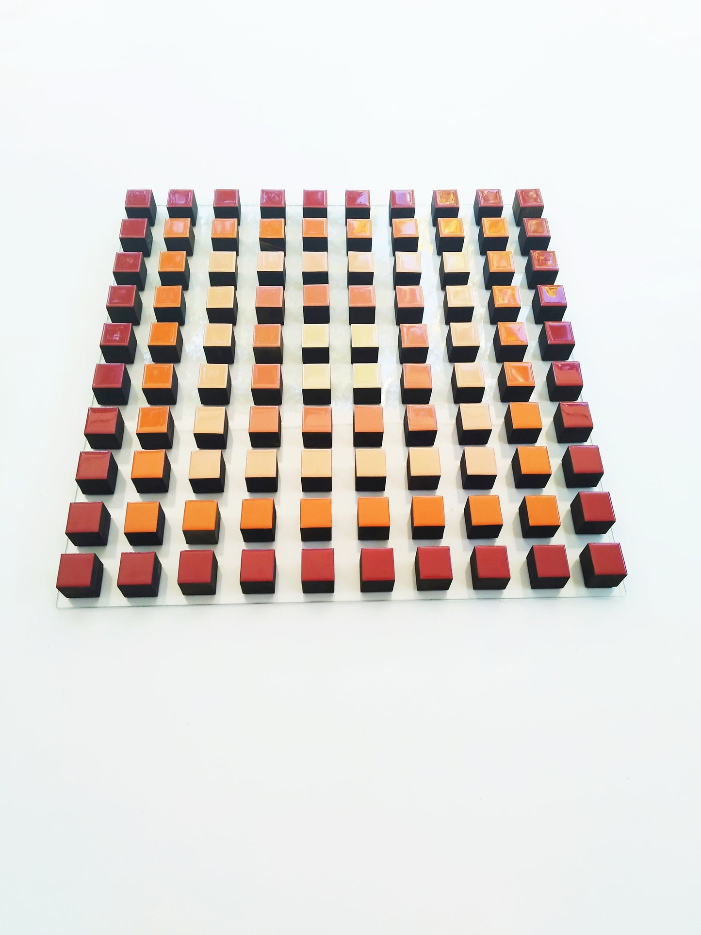 Original and unique work in wood with resin.© Each cube is a brilliant little work of art. Hand painted in gradient color grid layout