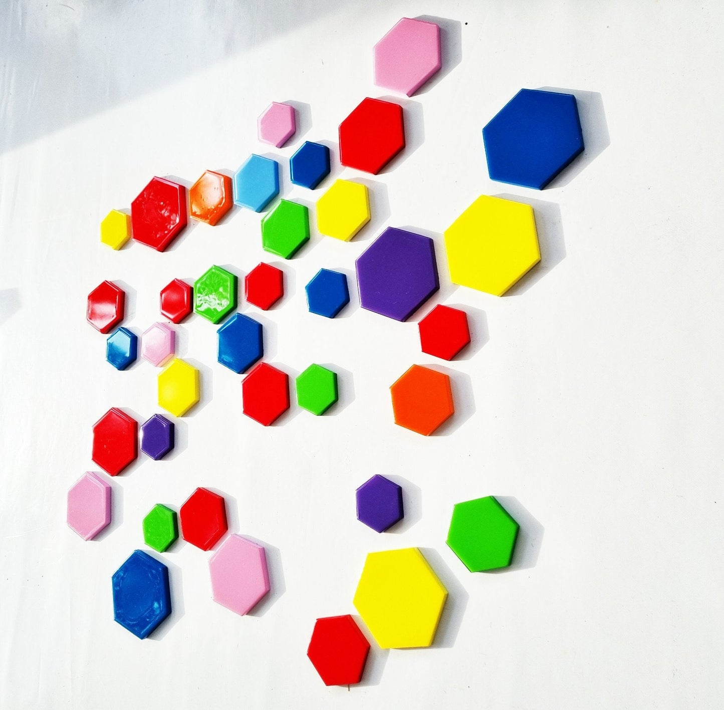 PACKS of hand painted colored wooden hexagons with high quality,shiny epoxy resin front face.Choose the number of Self install wall art ©